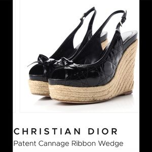 CHRISTIAN DIOR
Patent Cannage Ribbon Wedge Sandals 36.5 Black